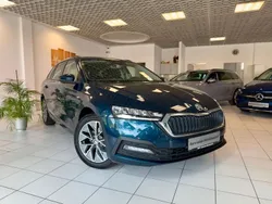 Blau Gebraucht 2023 Skoda Octavia Tour Kombi | 22.980 € (Superpreis)