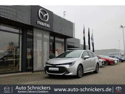 Silber Gebraucht 2021 Toyota Corolla Team Kombi | 24.990 € (Fairer Preis)