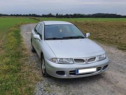 Silber Gebraucht 1998 Mitsubishi Carisma Limousine | 1.300 €