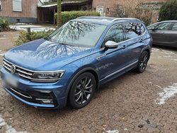 Blau Gebraucht 2018 VW Tiguan Allspace R-line SUV | 23.000 € (Etwas zu teuer)