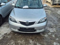 Silber Gebraucht 2005 Mazda 2 Exclusive Limousine | 2.100 € (Etwas zu teuer)