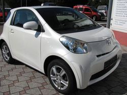Weiß Gebraucht 2010 Toyota iQ Kleinwagen | 5.999 € (Etwas zu teuer)