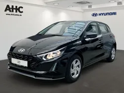 Schwarz phantom black Gebraucht 2025 Hyundai i20 Select Limousine | 21.550 € (Teuer)