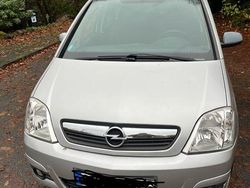 Grau Gebraucht 2007 Opel Meriva Van / Kleinbus | 3.600 € (Fairer Preis)