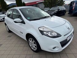 Weiß Gebraucht 2012 Renault Clio III Limousine | 3.999 € (Fairer Preis)