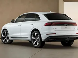 Gletscherweiß metallic gletscherweiß metallic Neu 2025 Audi Q8 S-Line SUV | 87.602 €
