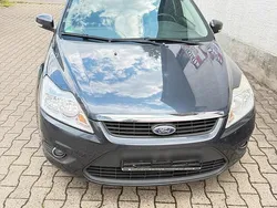 Grau Gebraucht 2010 Ford Focus Kombi | 2.000 € (Guter Preis)