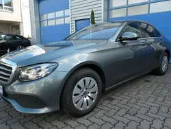 Grau (metallic) Gebraucht 2020 Mercedes E200 Limousine | 25.950 € (Fairer Preis)