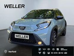 Urban khaki, dach mysticschwarz mica (gruen) Gebraucht 2025 Toyota Aygo Kleinwagen | 17.489 € (Fairer Preis)