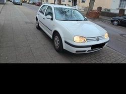 Weiß Gebraucht 1999 VW Golf IV Kleinwagen | 1.200 € (Guter Preis)