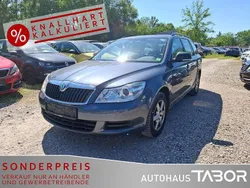 Grau Gebraucht 2012 Skoda Octavia Ambition Kombi | 2.685 € (Superpreis)