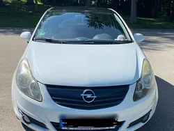 Weiß Gebraucht 2010 Opel Corsa Kleinwagen | 2.250 € (Fairer Preis)