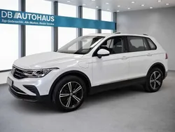 Weiß Gebraucht 2022 VW Tiguan Active SUV | 26.930 € (Guter Preis)