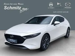 Weiss Gebraucht 2024 Mazda 3 Exclusive-Line Limousine | 27.490 € (Fairer Preis)