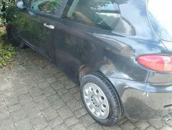 Schwarz Gebraucht 2005 Alfa Romeo 147 Impression Kleinwagen | 1.000 € (Superpreis)