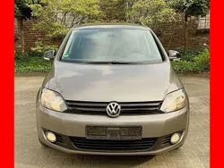 Braun Gebraucht 2012 VW Golf Plus Match Van / Kleinbus | 11.690 € (Fairer Preis)