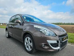 Braun Gebraucht 2010 Renault Scénic III Dynamique Van / Kleinbus | 1.990 € (Superpreis)