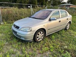 Silber Gebraucht 2001 Opel Astra Limousine | 800 € (Guter Preis)