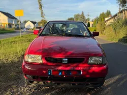 Rot Gebraucht 1997 Seat Cordoba Limousine | 2.900 €