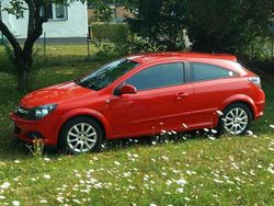 Rot Gebraucht 2005 Opel Astra Coupé | 1.500 € (Fairer Preis)