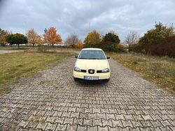 Gelb Gebraucht 2004 Seat Arosa Kleinwagen | 1.500 €