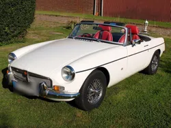 Weiß Gebraucht 1973 MG B Cabrio | 17.500 €