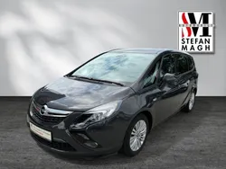 Silber Gebraucht 2016 Opel Zafira Tourer Edition Van / Kleinbus | 11.490 € (Teuer)