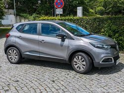 Grau Gebraucht 2015 Renault Captur SUV | 8.200 € (Etwas zu teuer)
