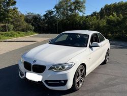 Weiß Gebraucht 2015 BMW 218 Sport Line Coupé | 9.999 € (Fairer Preis)