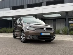 Braun Gebraucht 2011 VW Touran Van / Kleinbus | 5.300 € (Guter Preis)
