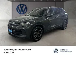 Delfingrau metallic/delfingrau Gebraucht 2024 VW Tiguan Life SUV | 37.950 € (Etwas zu teuer)