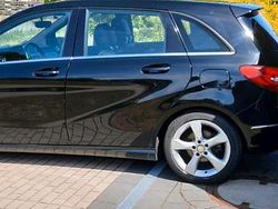 Schwarz Gebraucht 2013 Mercedes B200 Van / Kleinbus | 6.500 € (Fairer Preis)