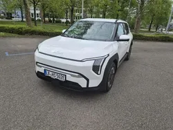 Schneeweis perleffekt Gebraucht 2025 Kia EV3 3 SUV | 37.590 € (Etwas zu teuer)