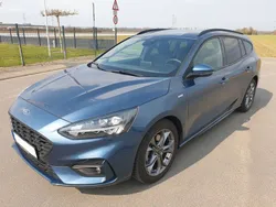 Blau Gebraucht 2021 Ford Focus ST-Line Kombi | 17.250 € (Guter Preis)