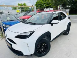 Weiß Gebraucht 2023 Toyota Yaris Cross Play SUV | 18.700 €