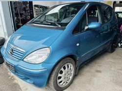 Blau Gebraucht 2001 Mercedes A160 Limousine | 4.000 € (Teuer)