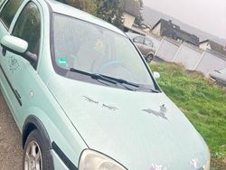 Grün Gebraucht 2001 Opel Corsa Limousine | 1.500 € (Fairer Preis)