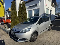 Grau Gebraucht 2015 Renault Scénic III Bose Edition Van / Kleinbus | 6.990 € (Etwas zu teuer)
