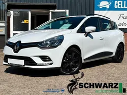 Weiß Gebraucht 2016 Renault Clio IV LIMITED Limousine | 7.470 € (Guter Preis)