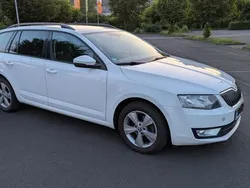 Weiß Gebraucht 2014 Skoda Octavia Elegance Kombi | 9.300 € (Fairer Preis)