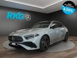 Grau Gebraucht 2025 Mercedes A200 AMG Limousine | 42.790 €