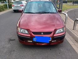 Rot Gebraucht 2001 Mitsubishi Space Star Kombi | 1.700 € (Etwas zu teuer)