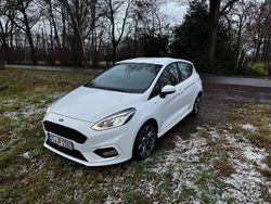 Weiß Gebraucht 2021 Ford Fiesta ST-Line Limousine | 13.990 € (Fairer Preis)