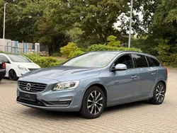 Blau Gebraucht 2017 Volvo V60 Linje Svart Kombi | 11.990 € (Guter Preis)