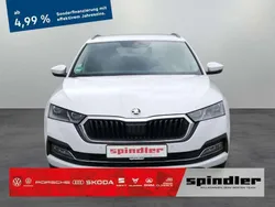 Weiß (moonweiss metallic) Gebraucht 2021 Skoda Octavia Style Kombi | 20.671 € (Fairer Preis)