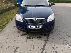 Blau Gebraucht 2009 Skoda Roomster Van / Kleinbus | 1.800 € (Etwas zu teuer)