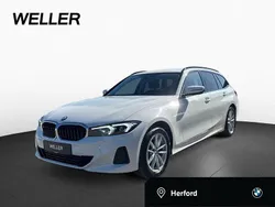 Weiss Gebraucht 2024 BMW 318 Comfort Edition Kombi | 30.990 € (Superpreis)