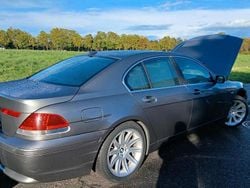 Grau Gebraucht 2002 BMW 745 Limousine | 8.800 €