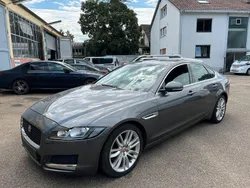 Grau Gebraucht 2017 Jaguar XF Limousine | 10.500 €