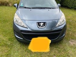 Grau Gebraucht 2010 Peugeot 207 Kleinwagen | 2.150 €